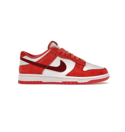 Nike Dunk Low Valentines Day